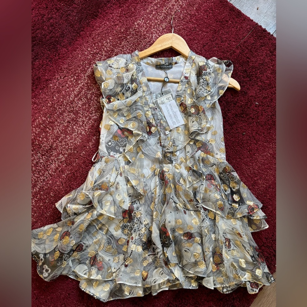 Alexander Mqueen NWT size 40 silk top